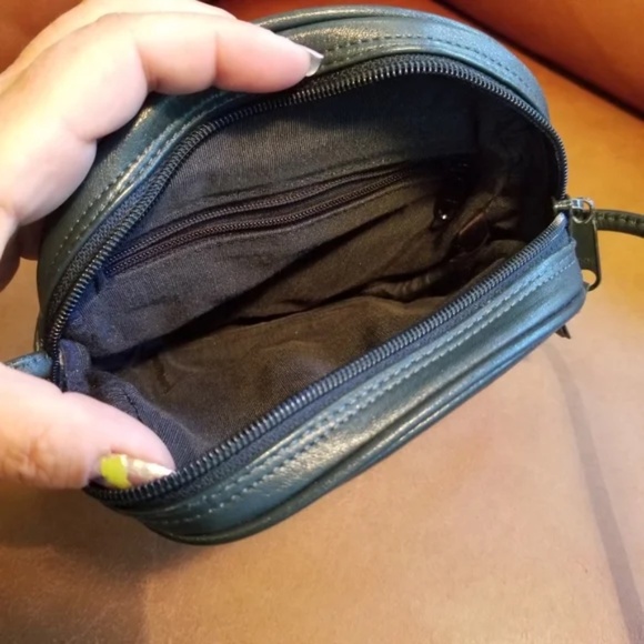 3/$25 Vintage 80s Shoulder Bag - Picture 6 of 11